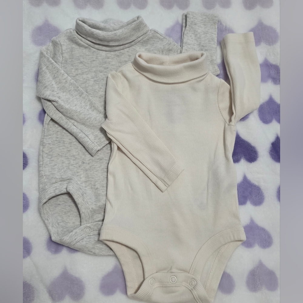 LITTLE PLANET ORGANIC BY CARTERS 3M Heather gray & sweet cream.